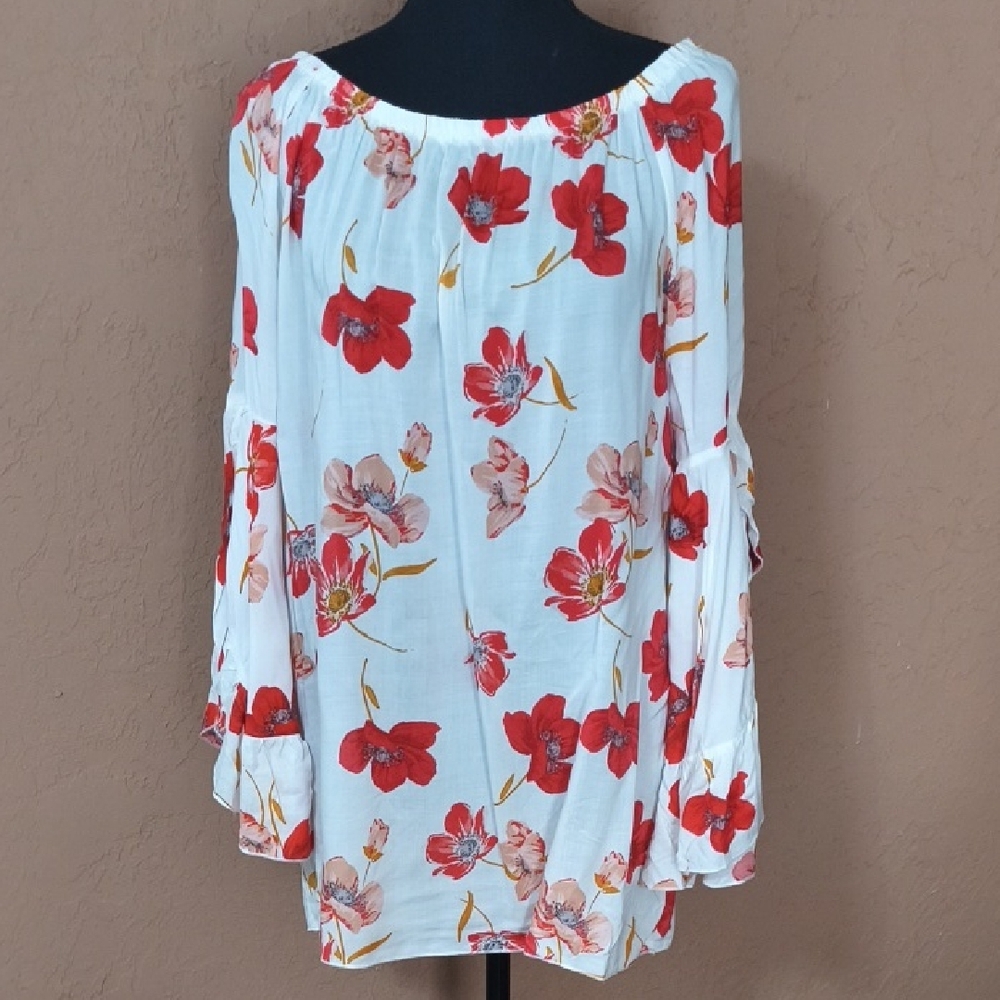 NWT Fever Red Floral Blouse Bell Sleeves NWT Size Medium